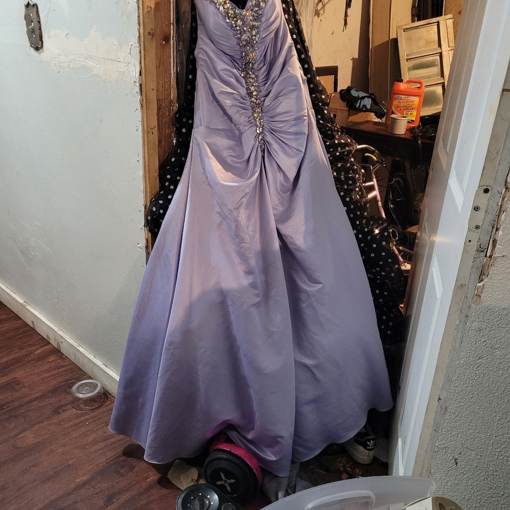 Size 12 Lilac Ruched Rhinestone Prom/Pageant Dress - Picture 3 of 7
